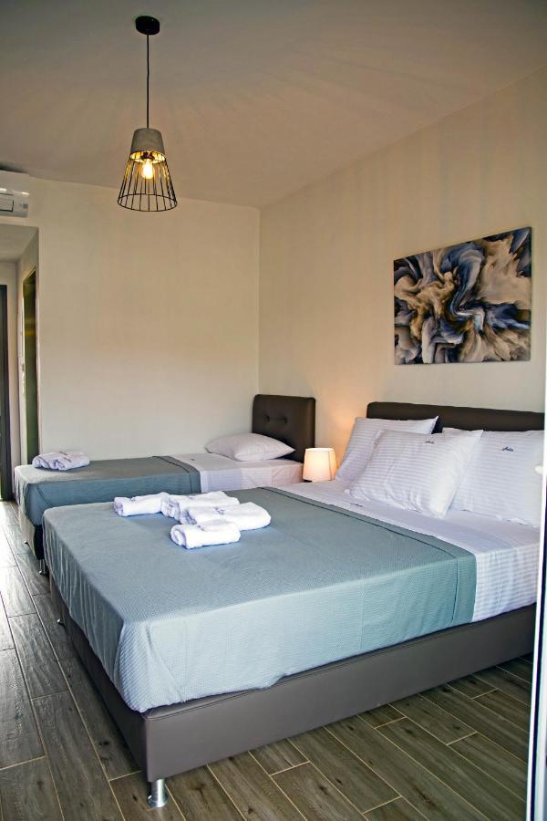 Aelia Luxury Apartments Nikiti  Bagian luar foto