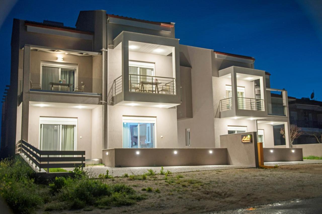 Aelia Luxury Apartments Nikiti  Bagian luar foto
