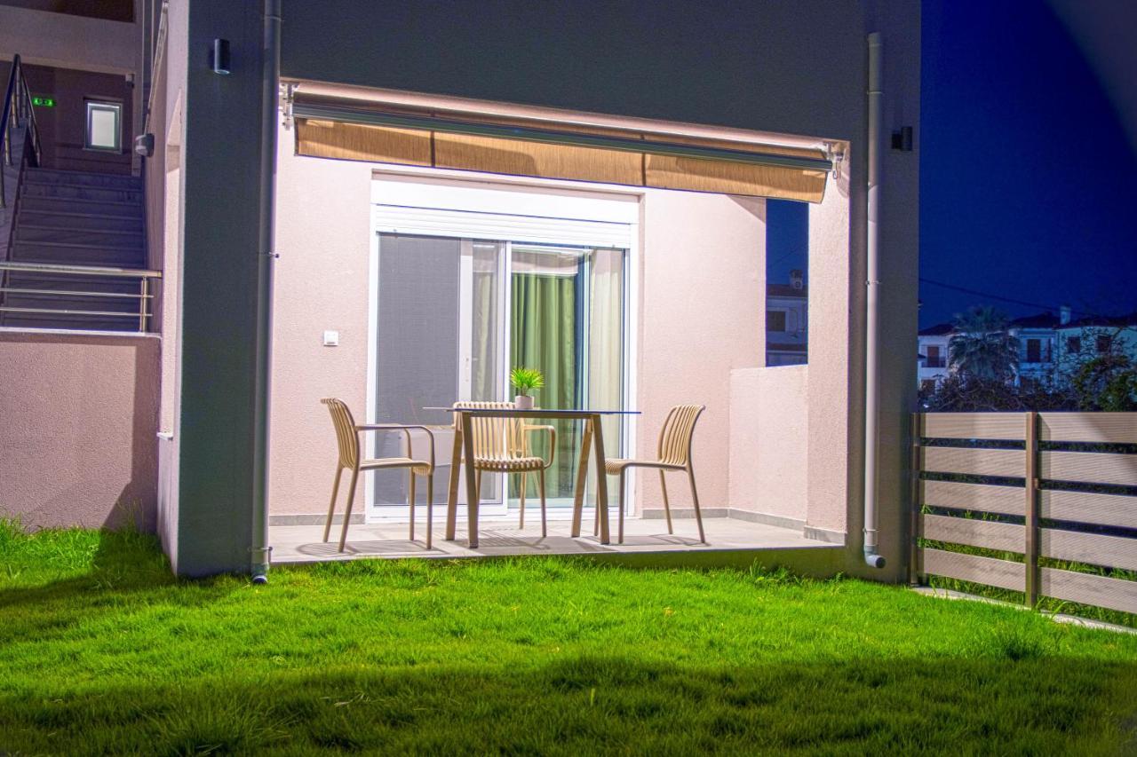 Aelia Luxury Apartments Nikiti  Bagian luar foto